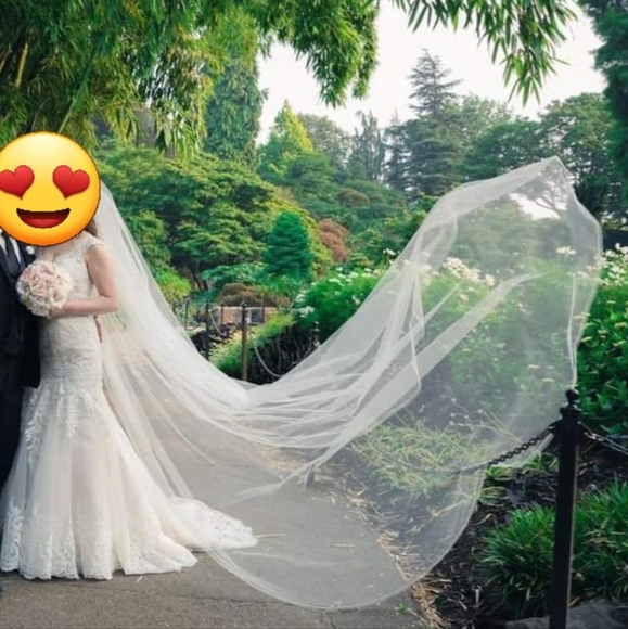 🔥SOLD🔥Christina Wu Wedding Dress off white color - Picture 7 of 13